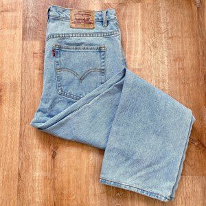 Vintage Levi's 501 Jeans Womens 38x29.5 Made in USA, Zipper Fly and Altered Hem